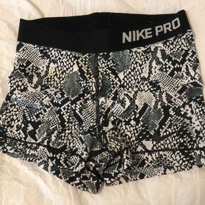 Nike Pro Snakeskin Print Spandex